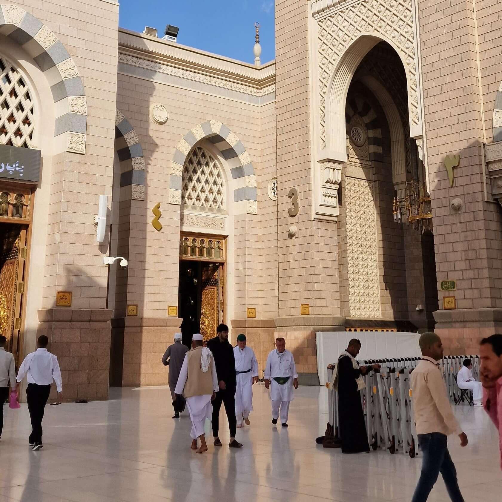 Masjid Nabawi- Walking Tour - Image 4